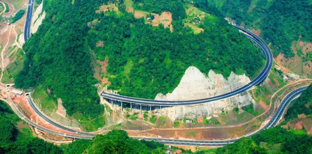 這條云南最美公路，適合自駕，現(xiàn)在還免費