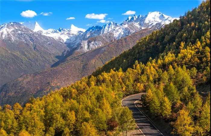 云南旅游 自駕游線路 6.12日端午節(jié)瀘亞線穿越，稻城亞丁徒步！