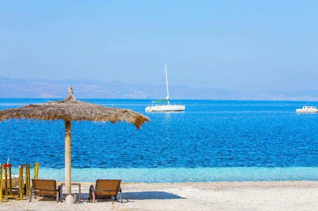 去這個(gè)夏天最美的自駕線路昆明——撫仙湖，嗨玩一夏