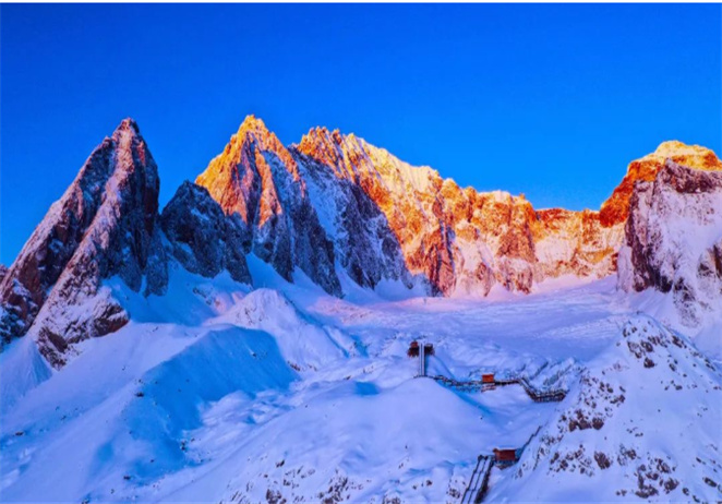 全球首列全景列車要來(lái)了，就在麗江！超大2米落地窗，分分鐘美過(guò)瑞士！